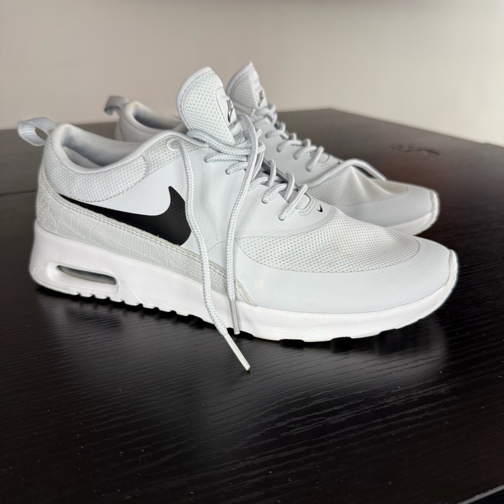 Nike White and Black Sneakers with Air Max Cushioning